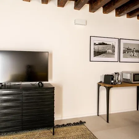 Pop 1970 Venere Apartment